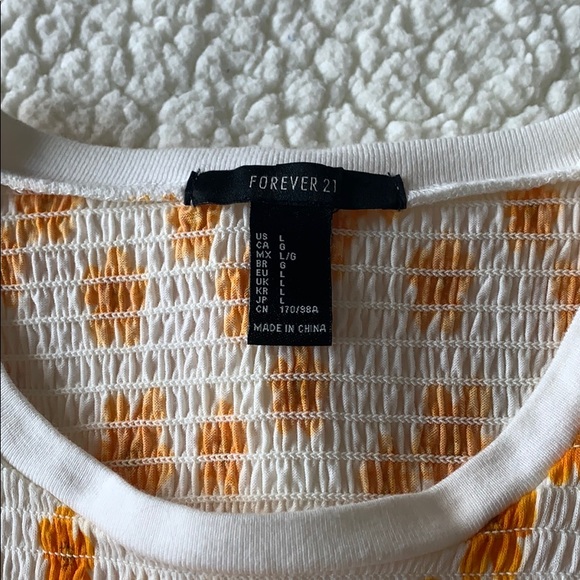 FOREVER 21 SCRUNCH TOP - Picture 2 of 2